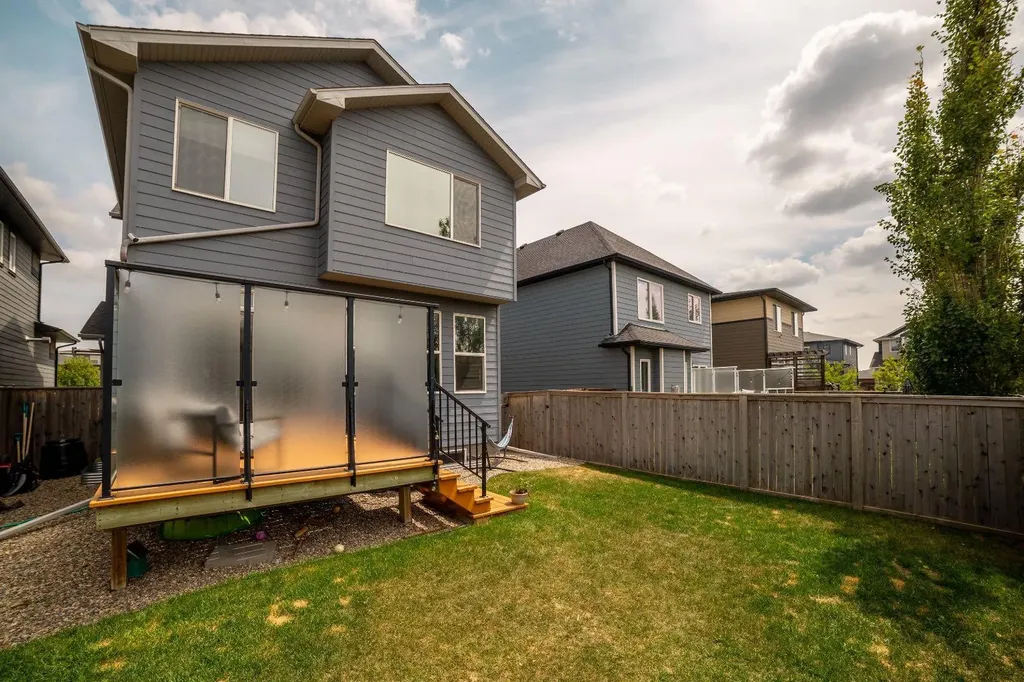489 Devonia Way W Lethbridge AB T1J 5J6