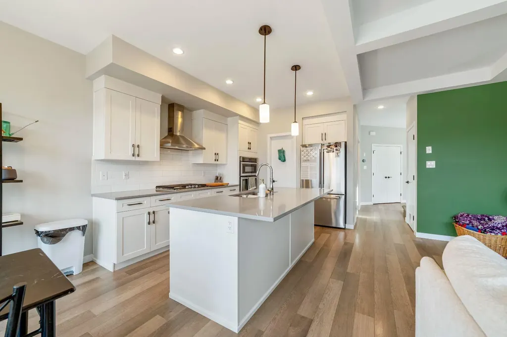 489 Devonia Way W Lethbridge AB T1J 5J6