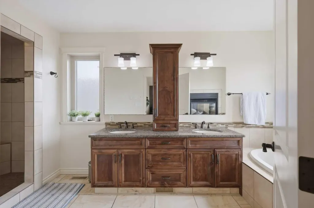 95 Regatta Way Sylvan Lake AB T4S0C9