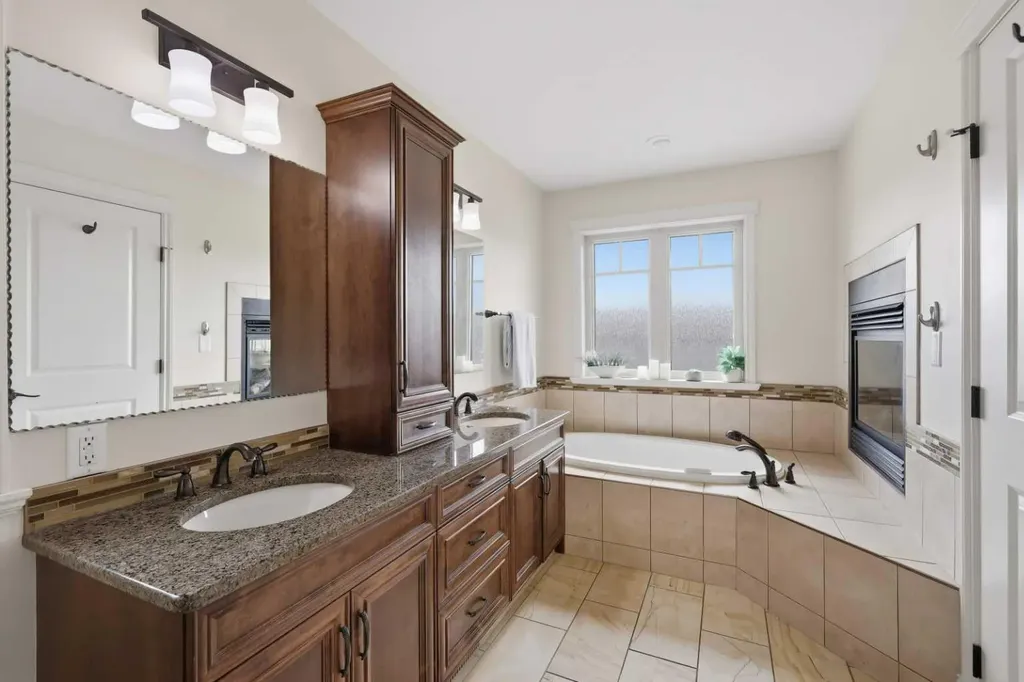 95 Regatta Way Sylvan Lake AB T4S0C9