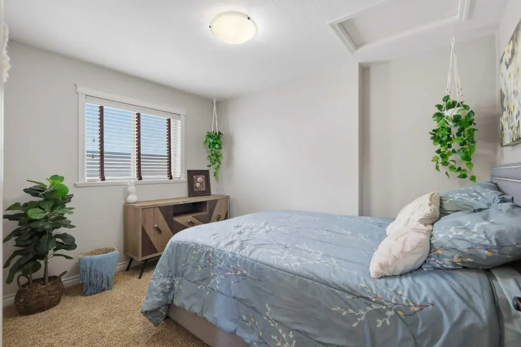 95 Regatta Way Sylvan Lake AB T4S0C9