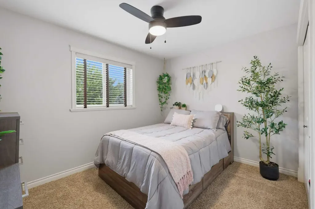 95 Regatta Way Sylvan Lake AB T4S0C9