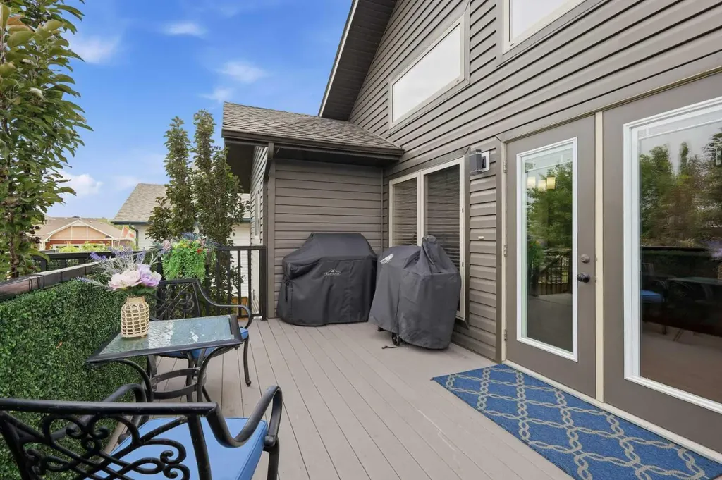 95 Regatta Way Sylvan Lake AB T4S0C9
