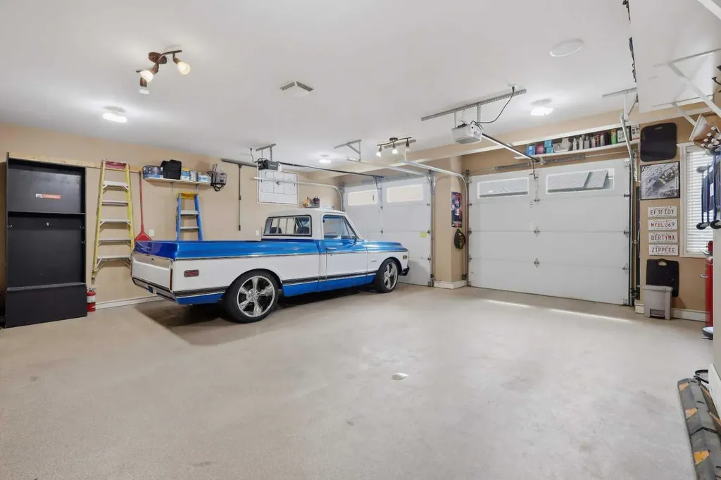 95 Regatta Way Sylvan Lake AB T4S0C9