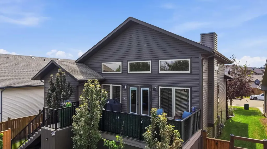 95 Regatta Way Sylvan Lake AB T4S0C9