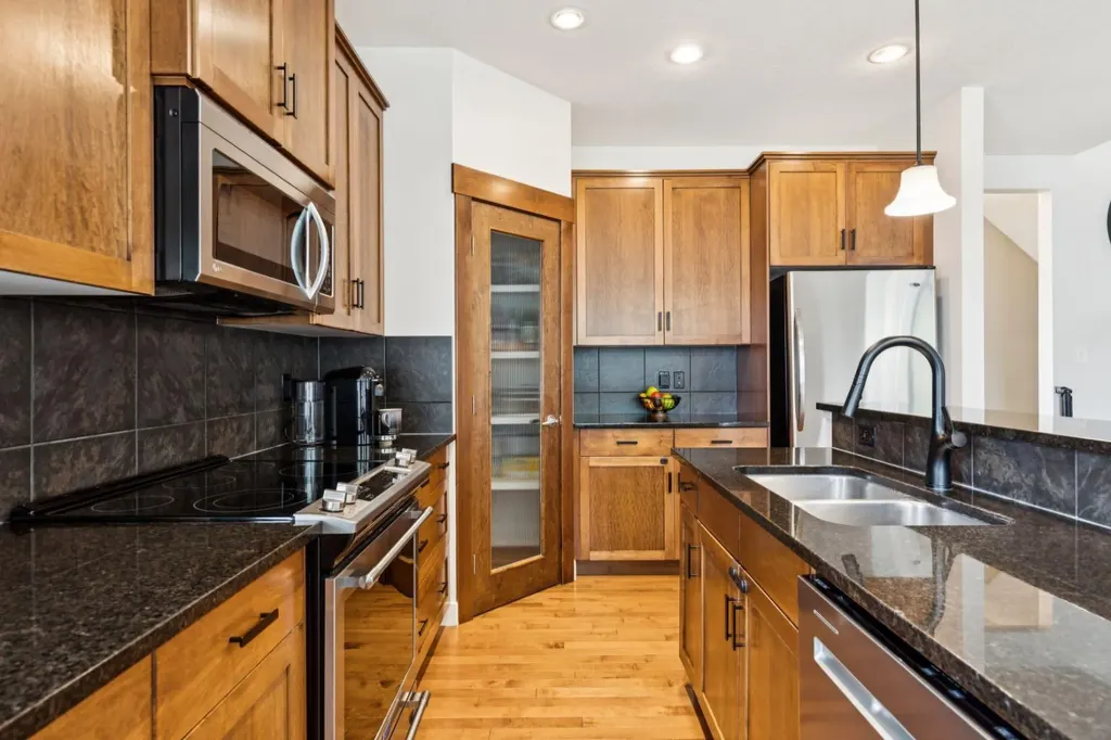 70 Cortina Way SW Calgary AB T3H 0L7