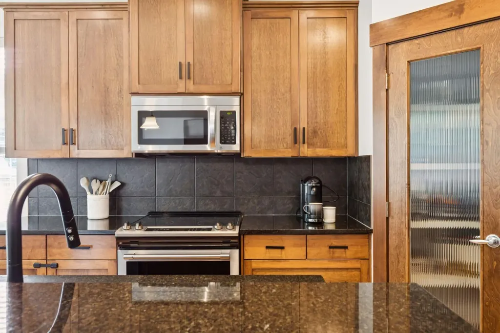 70 Cortina Way SW Calgary AB T3H 0L7
