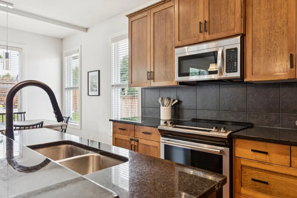70 Cortina Way SW Calgary AB T3H 0L7