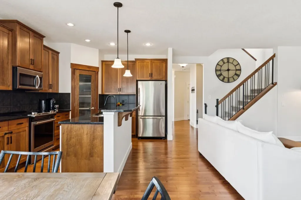70 Cortina Way SW Calgary AB T3H 0L7