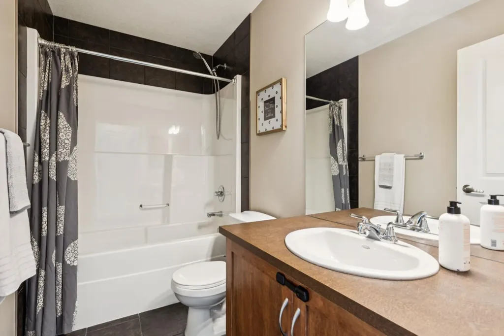 70 Cortina Way SW Calgary AB T3H 0L7