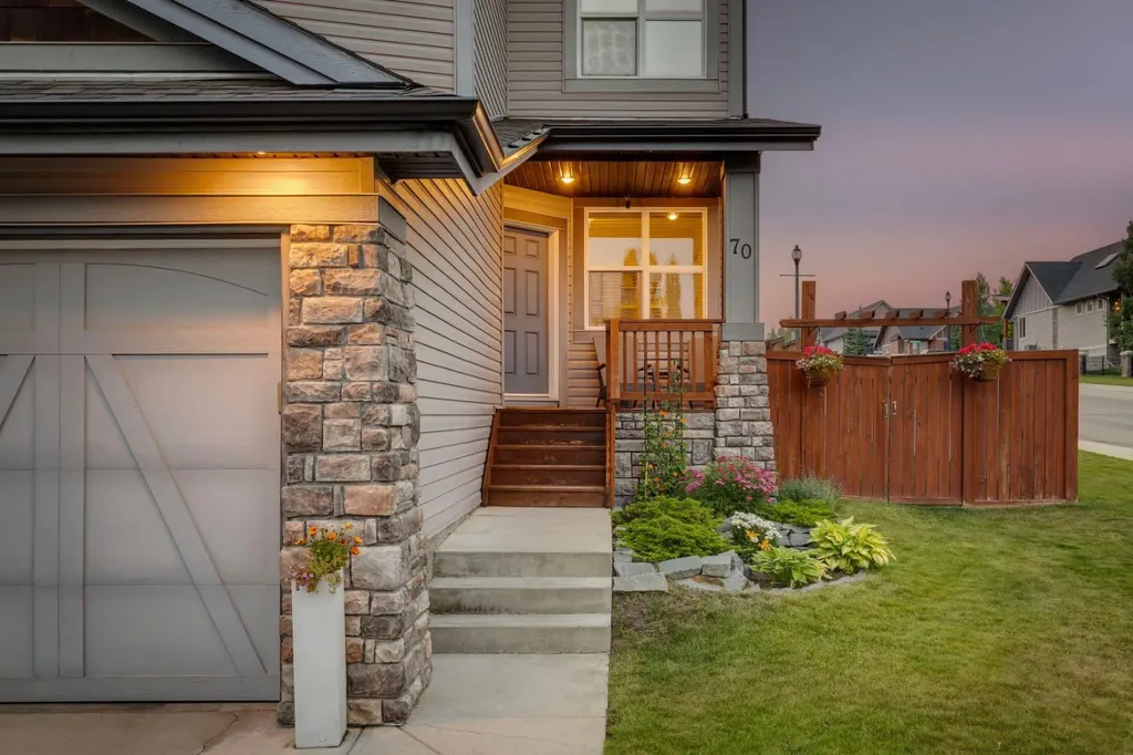 70 Cortina Way SW Calgary AB T3H 0L7