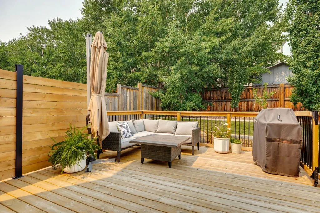 70 Cortina Way SW Calgary AB T3H 0L7