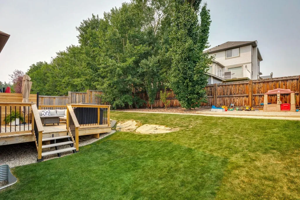 70 Cortina Way SW Calgary AB T3H 0L7