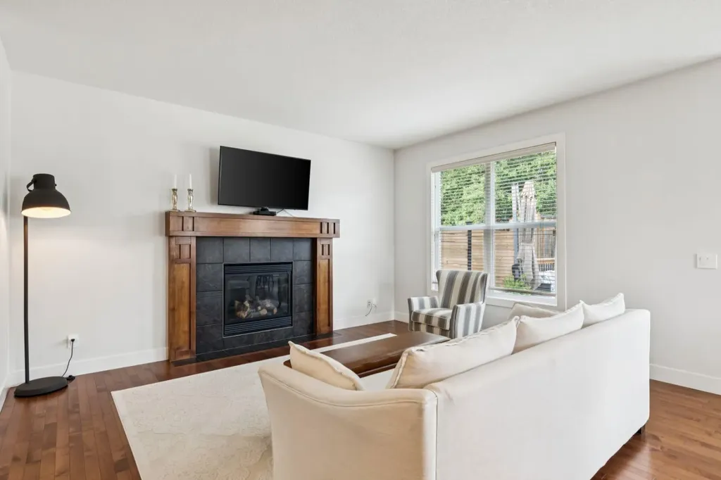70 Cortina Way SW Calgary AB T3H 0L7