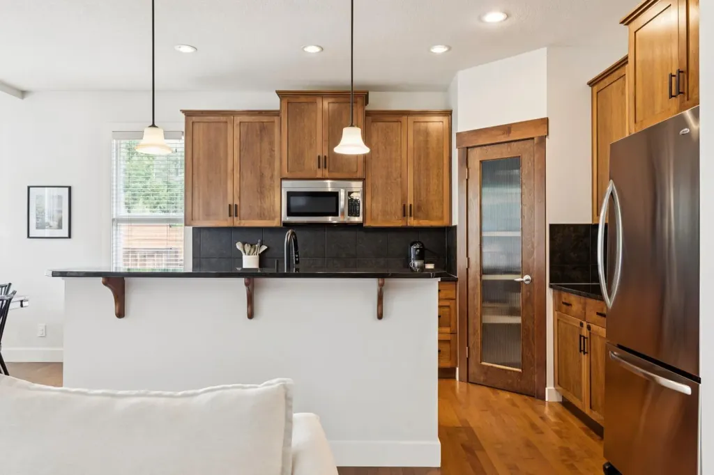 70 Cortina Way SW Calgary AB T3H 0L7