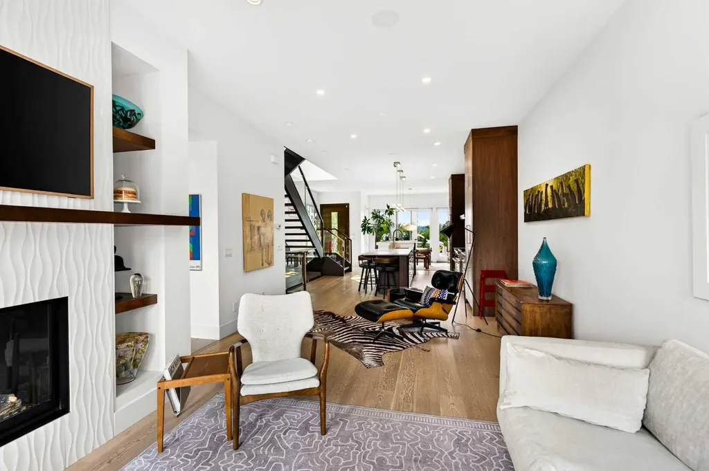 3936 1a Street SW Calgary AB T2S 1R7