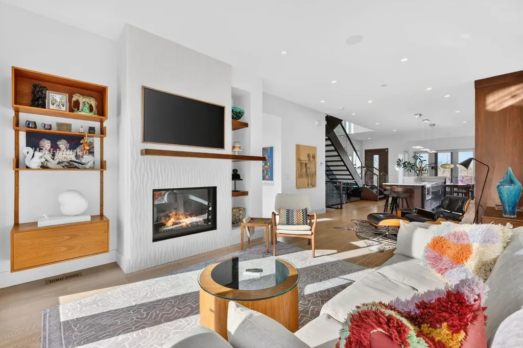 3936 1a Street SW Calgary AB T2S 1R7