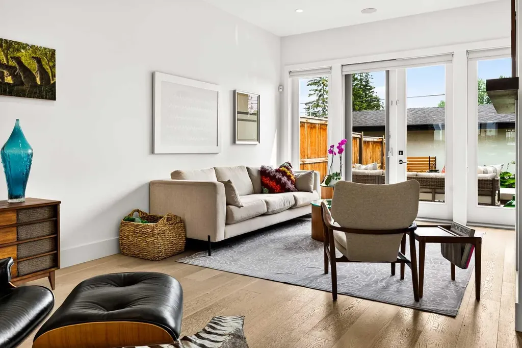 3936 1a Street SW Calgary AB T2S 1R7