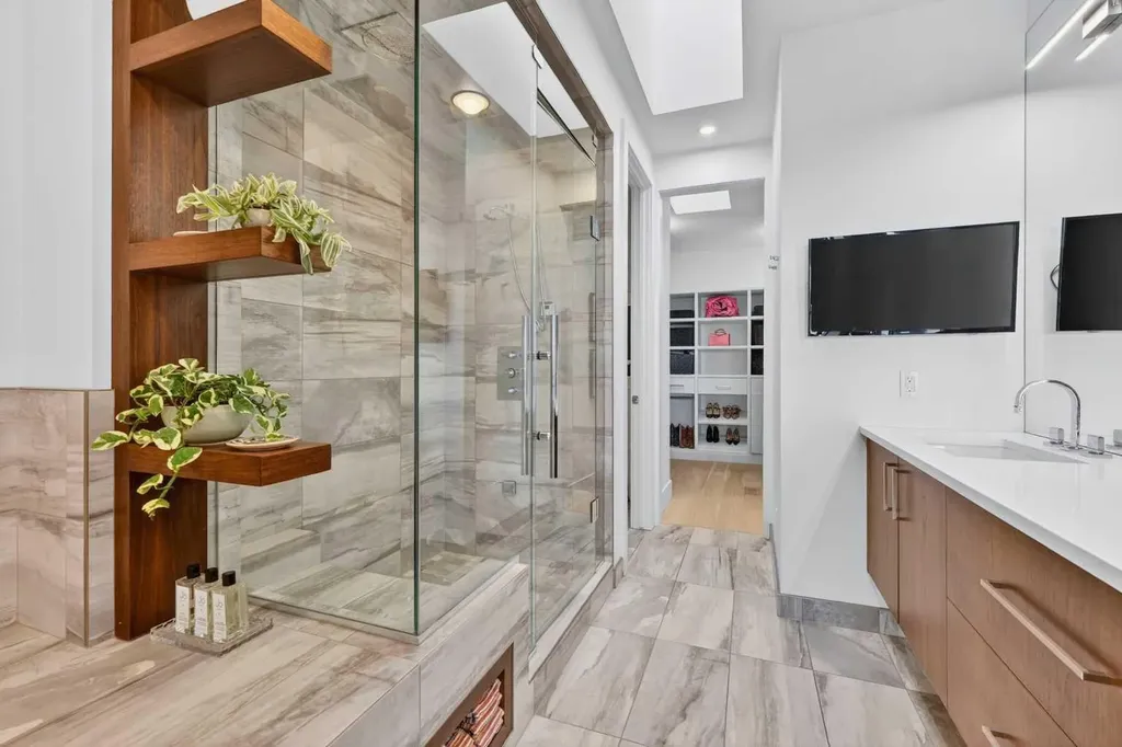 3936 1a Street SW Calgary AB T2S 1R7