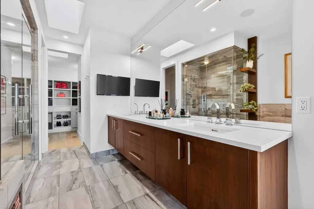 3936 1a Street SW Calgary AB T2S 1R7