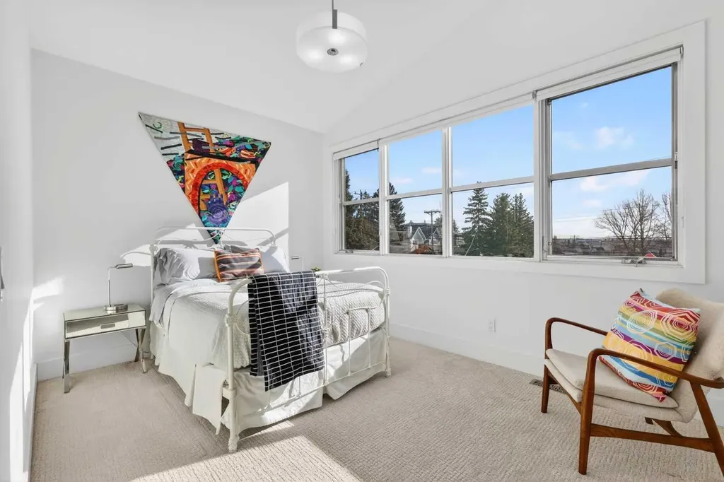 3936 1a Street SW Calgary AB T2S 1R7