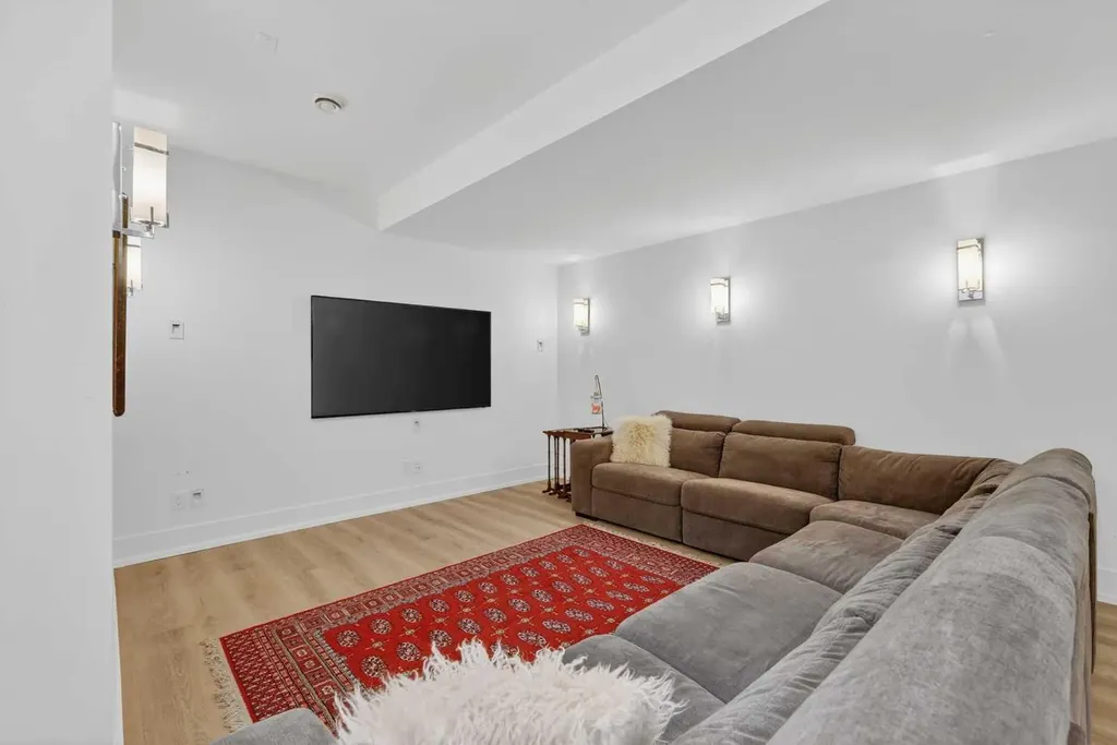 3936 1a Street SW Calgary AB T2S 1R7