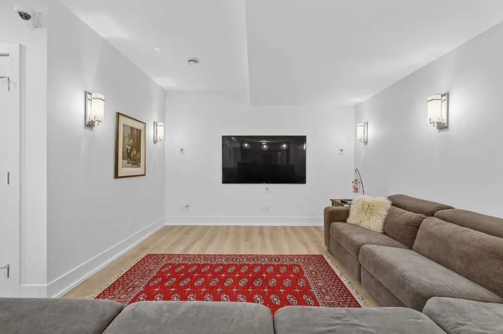 3936 1a Street SW Calgary AB T2S 1R7