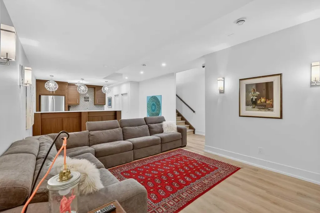 3936 1a Street SW Calgary AB T2S 1R7