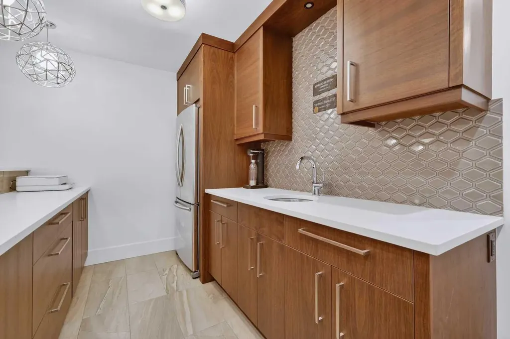 3936 1a Street SW Calgary AB T2S 1R7