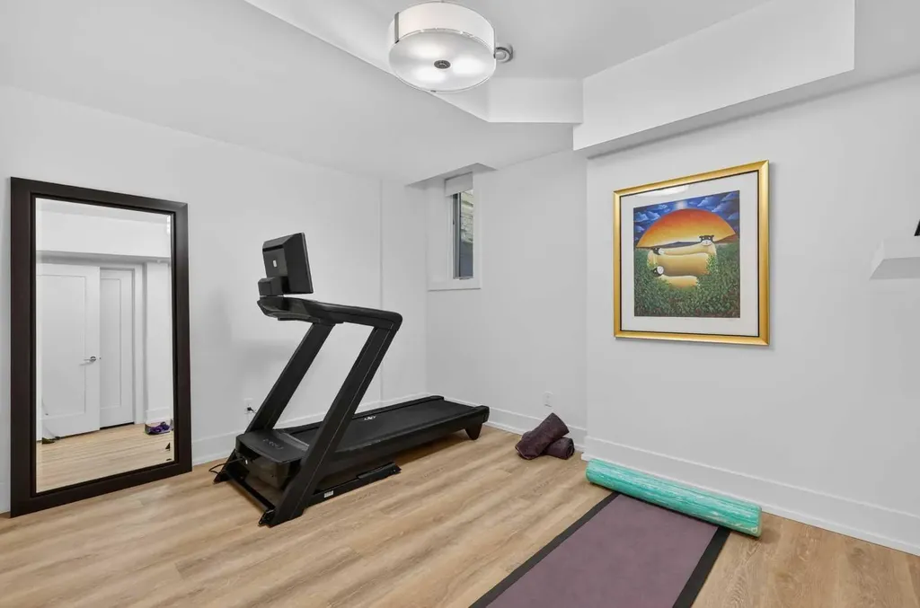 3936 1a Street SW Calgary AB T2S 1R7