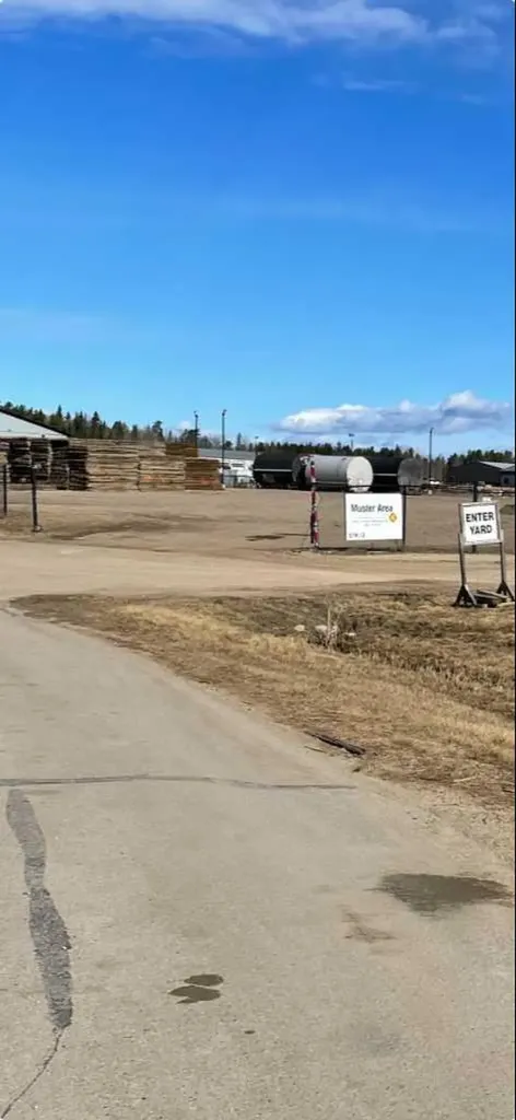 2988 37 Avenue Whitecourt AB T7S 1N9