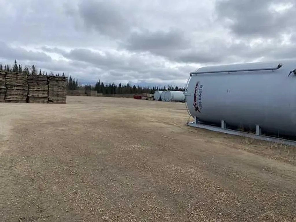 2988 37 Avenue Whitecourt AB T7S 1N9