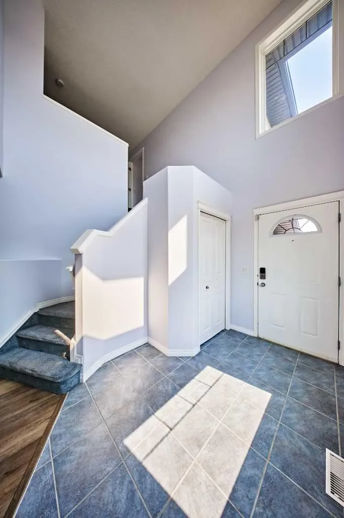 153 Royal Birch Bay NW Calgary AB T3G5X6