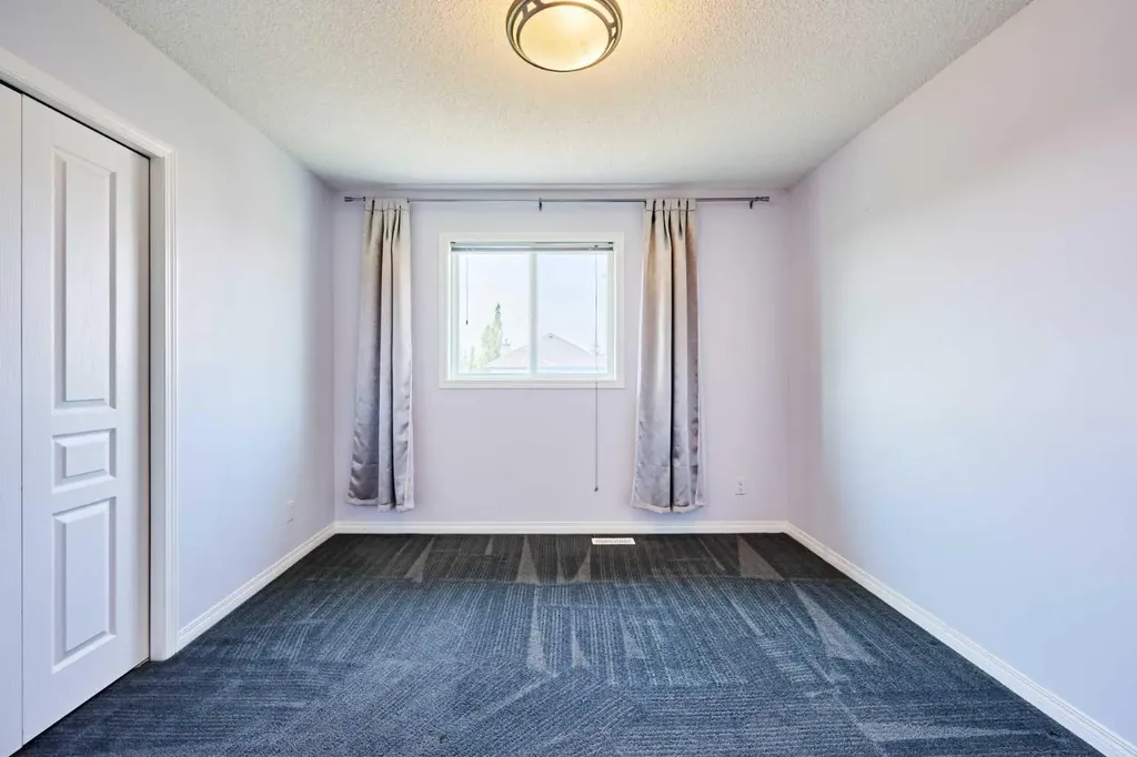153 Royal Birch Bay NW Calgary AB T3G5X6