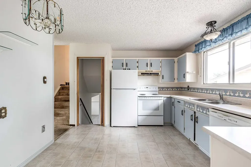 189 Hull Crescent NE Medicine Hat AB T1C 1C9