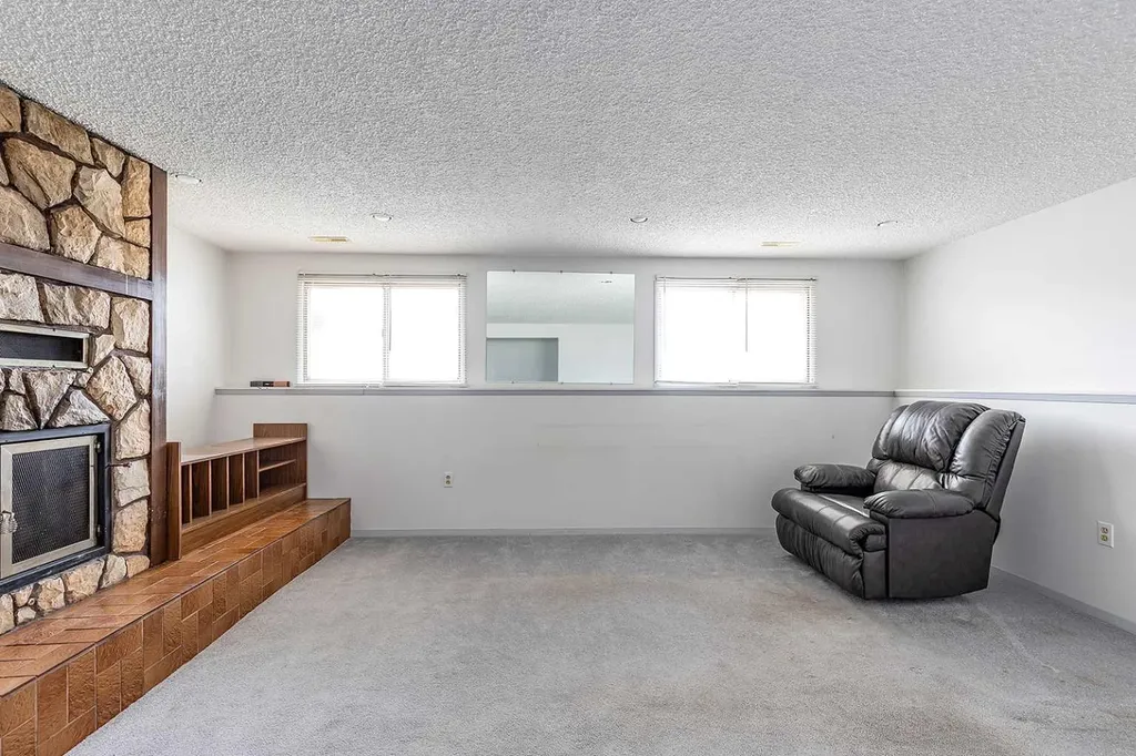 189 Hull Crescent NE Medicine Hat AB T1C 1C9
