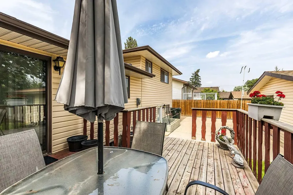 189 Hull Crescent NE Medicine Hat AB T1C 1C9