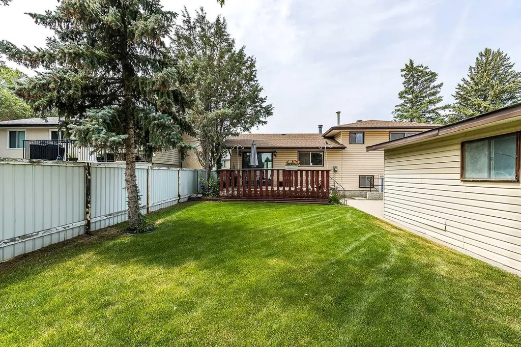 189 Hull Crescent NE Medicine Hat AB T1C 1C9