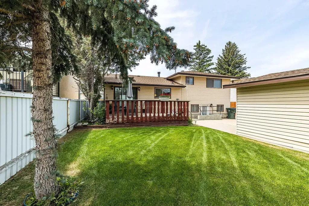 189 Hull Crescent NE Medicine Hat AB T1C 1C9