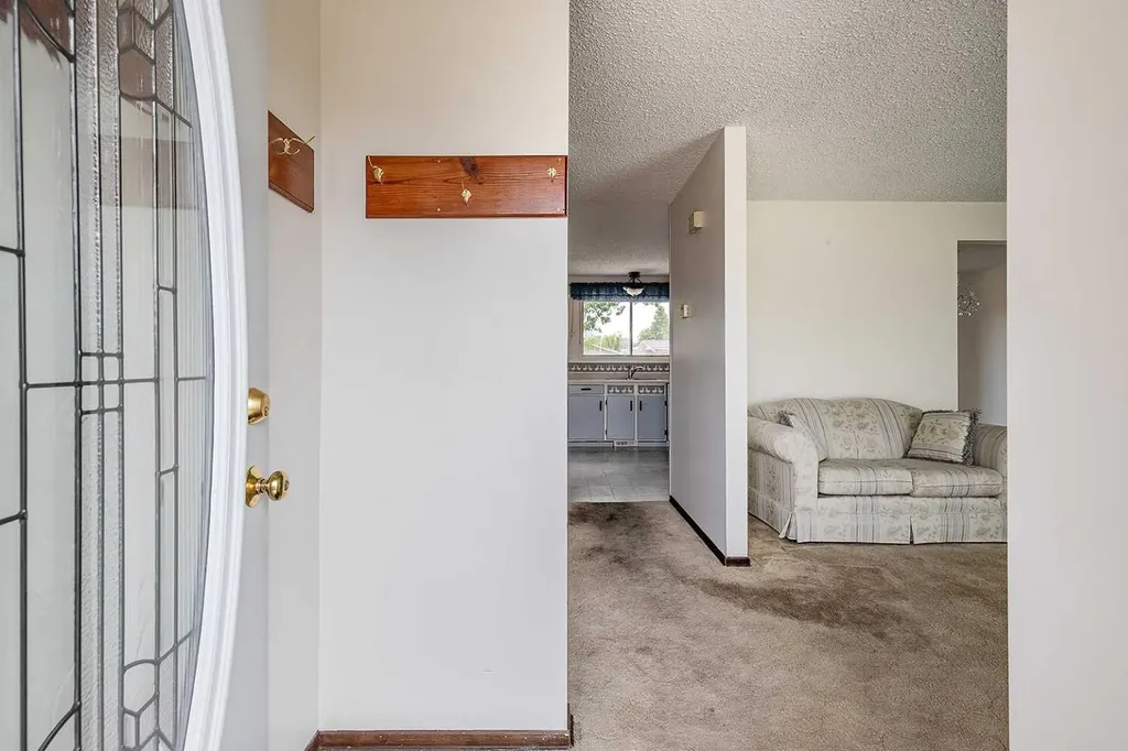 189 Hull Crescent NE Medicine Hat AB T1C 1C9