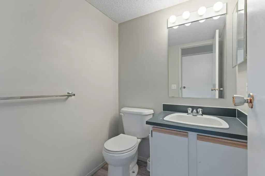 7172 Coach Hill Road SW Calgary AB T3H 1C8