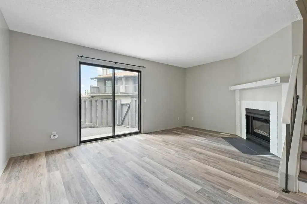 7172 Coach Hill Road SW Calgary AB T3H 1C8
