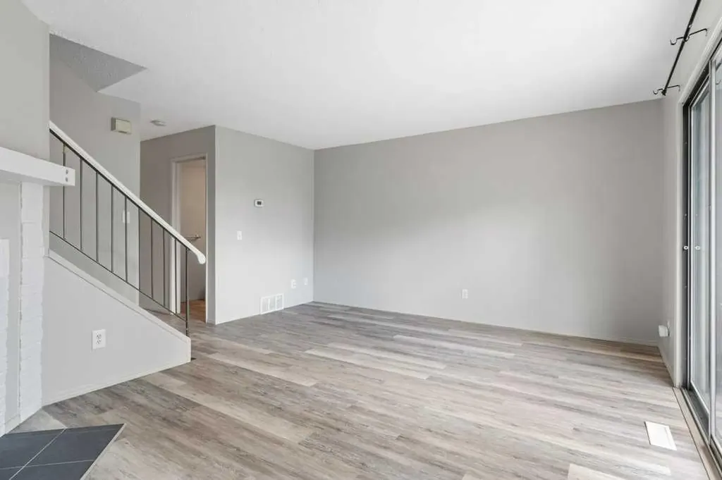 7172 Coach Hill Road SW Calgary AB T3H 1C8