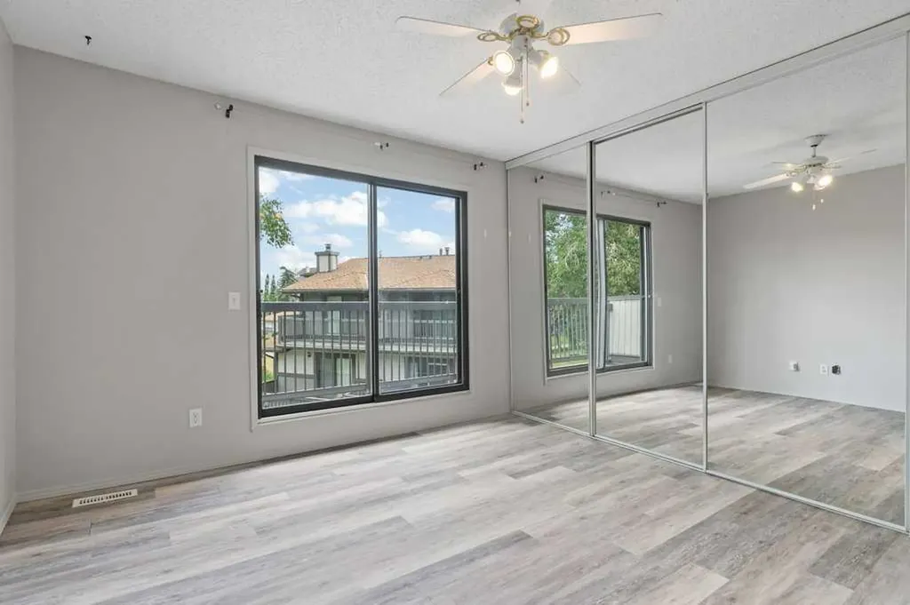 7172 Coach Hill Road SW Calgary AB T3H 1C8