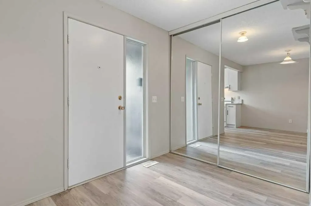 7172 Coach Hill Road SW Calgary AB T3H 1C8