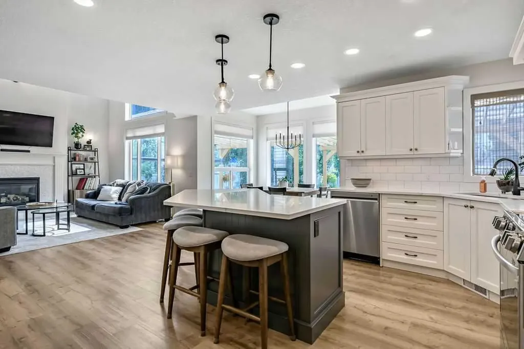 9 Sheep River Heath Okotoks AB T1S 1T7