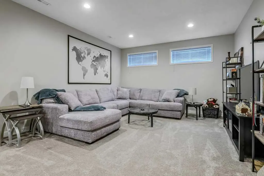 9 Sheep River Heath Okotoks AB T1S 1T7