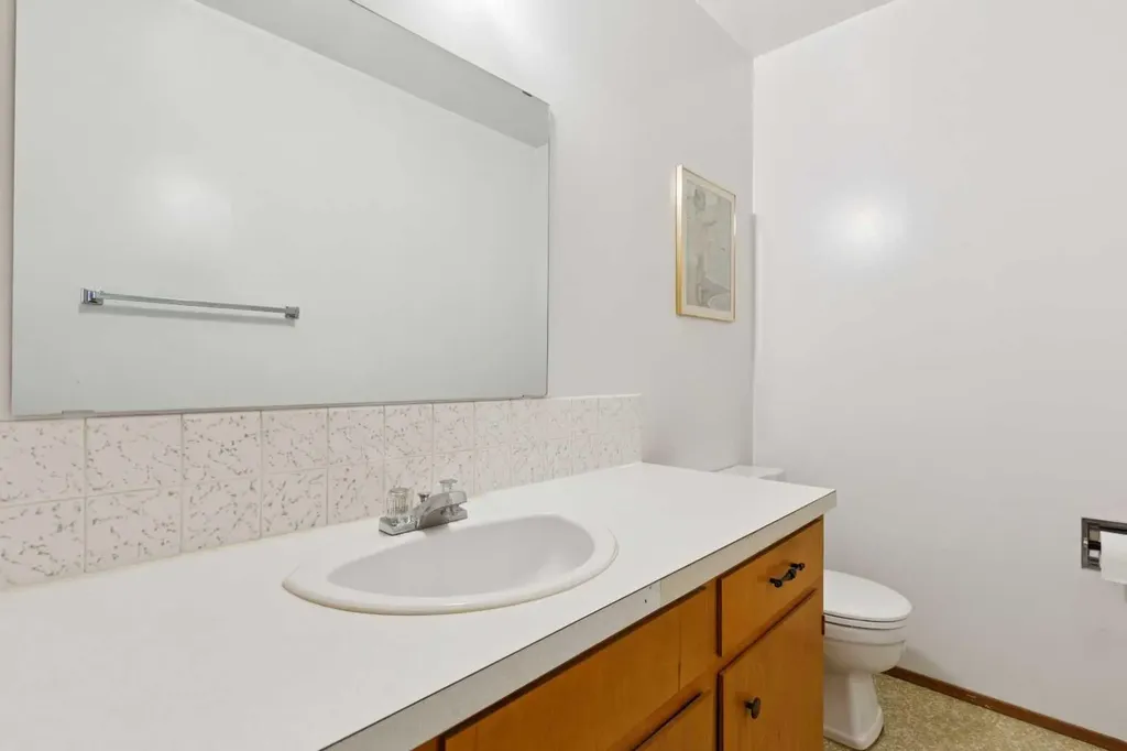 6215 Rundlehorn Drive NE Calgary AB T1Y 1M6