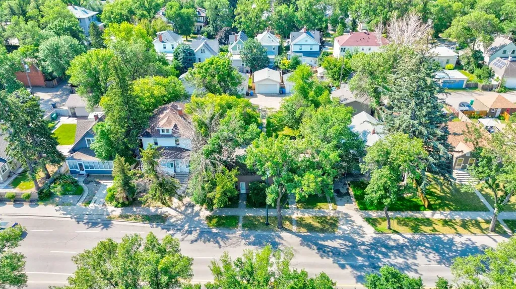 1252 & 1254 6 Avenue S Lethbridge AB T1J 1A4