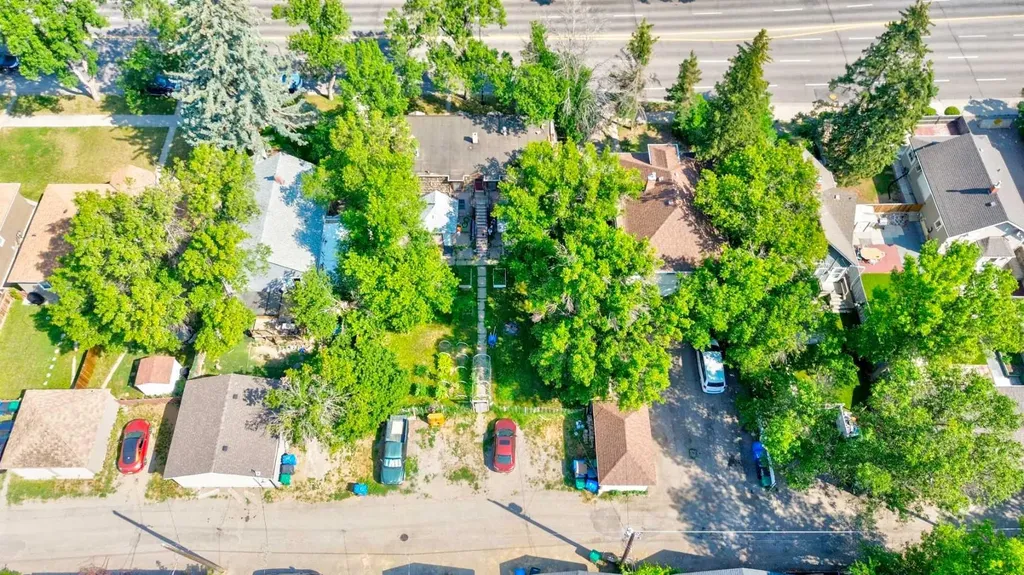 1252 & 1254 6 Avenue S Lethbridge AB T1J 1A4